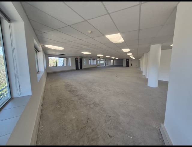 877M² OFFICE TO LET IN WOODMEAD